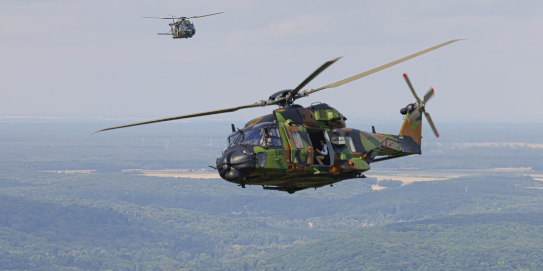 Photo d'un hélicoptère NH-90 en vol